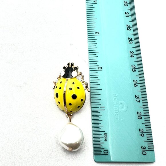 Womens Earrings Pierced Lady Bug Yellow Enamel Faux Pearl Gold Tone Chandelier - Picture 3 of 4